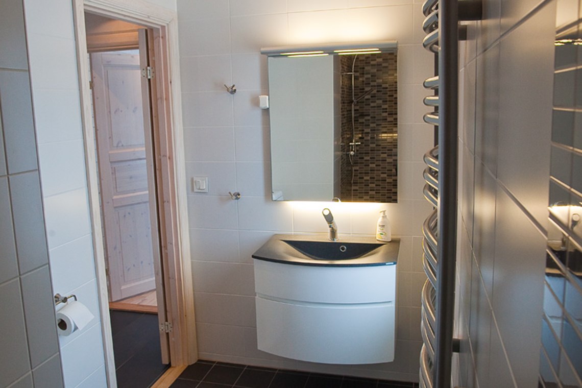 Lilla badrummet i Vargbäcksvillan Tänndalen